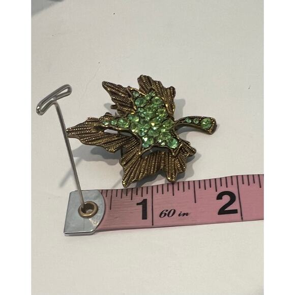 NEW Vintage Gold Bronze Maple Leaf Brooch Pin with Green CZ Rhinestones - Picture 4 of 6